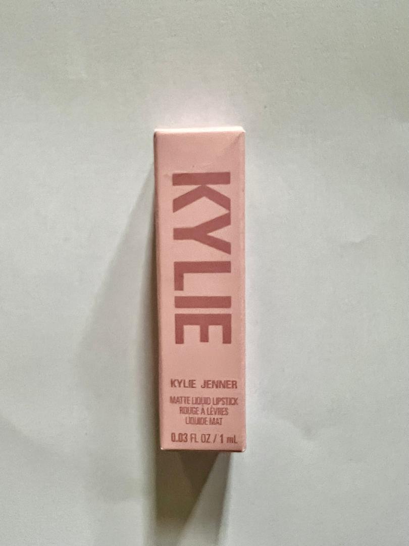 Kylie Cosmetics Matte Liquid Lipstick Shade 402 Mary Jo K 1ml