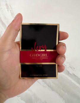 Carolina Herrera Very Good Girl Parfum Mini Vaporizing Spray Vial (1.5ml / 0.05 fl oz)